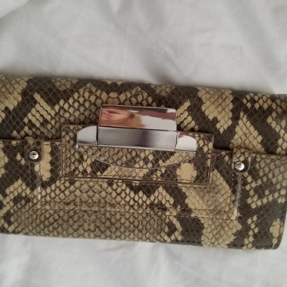 Kooba leather wallet - Picture 3 of 5
